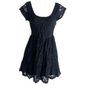 🆕 Cotton On black lace floral fit & flare skater dress cap sleeve scoop neck